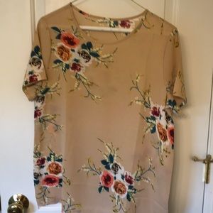 Airy flower top